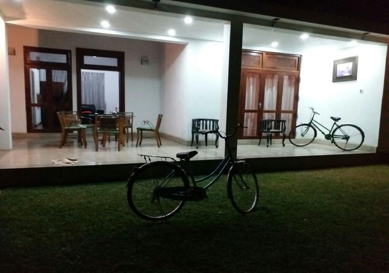 Negombo Holiday Home Exterior photo